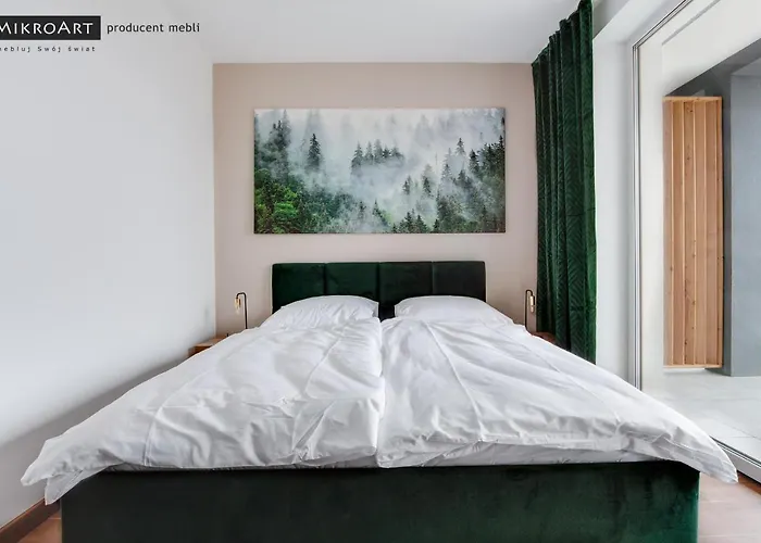 Gaj Nad Jeziorem Zywieckim Laguna Beskidow *