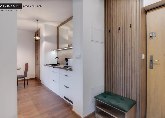 Gaj Nad Jeziorem Zywieckim Laguna Beskidow *